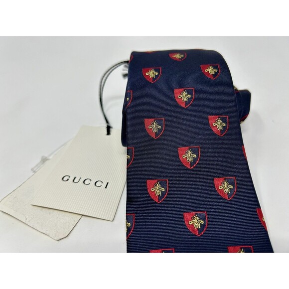 NWT Gucci Navy Gold Bee Logo Icon Shield Crest Pattern Silk Blend Neck Tie $295 - Picture 2 of 8